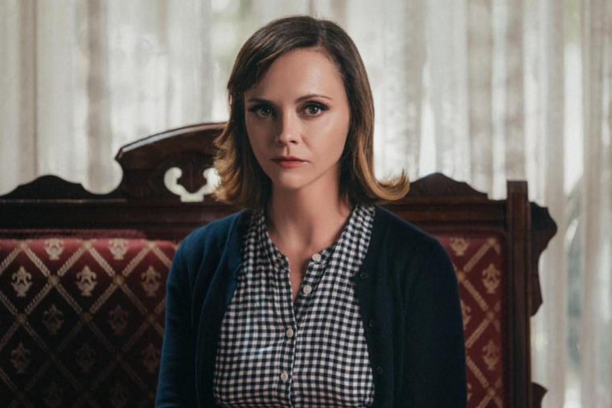 Нельзя убежать от зла: фильм ужасов «Чудовище» на канале «Шокирующее» рассказывает тяжелую историю матери и сына на новом месте