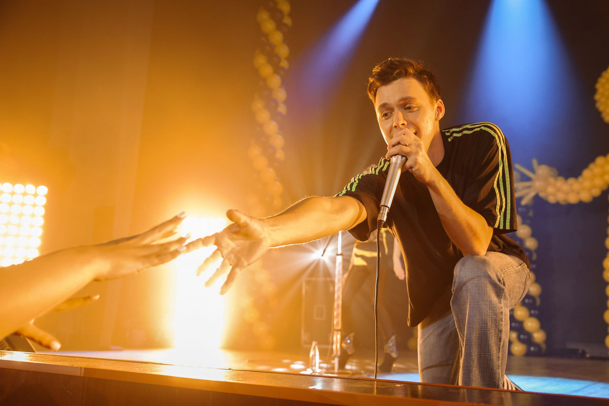 Авторы фильма «Руки вверх!» опубликовали трейлер и постер, а также назвали дату выхода проекта в прокат