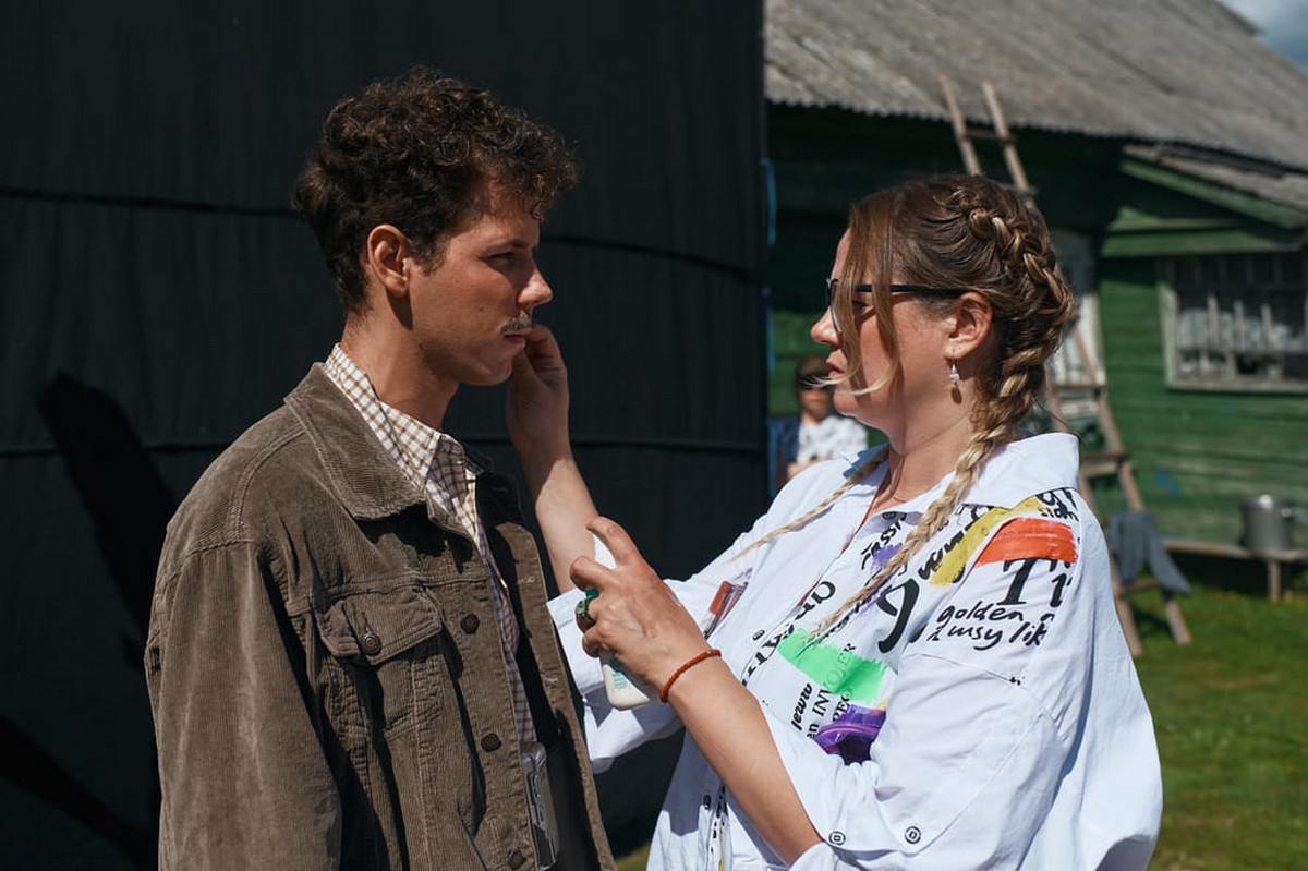 «Самый ожидаемый проект»: ТНТ покажет премьеру комедийного детектива «Тайна пропавшей деревни»