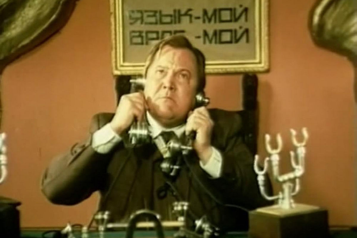 Чудо-средство от веснушек и визит президента: смотрите комедии «Светлая личность» и «День города» на телеканале «Дом кино»