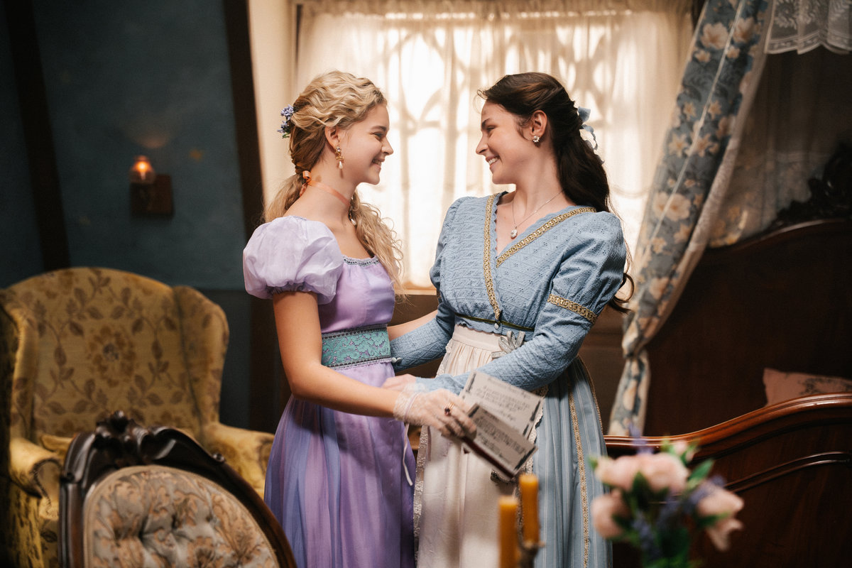 Большая сага о любви: премьера сериала лета «История его служанки» выходит онлайн