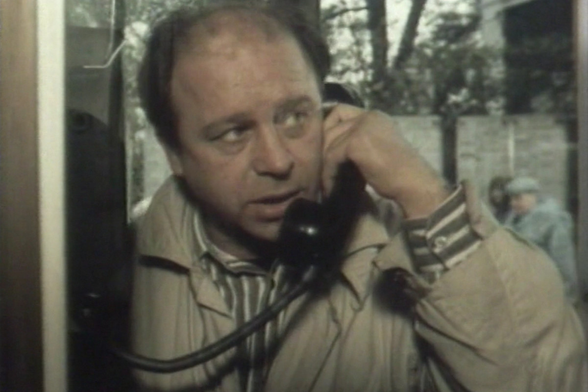 Чудо науки посреди разрухи: «Стрелец неприкаянный» показывает, как портал во времени изменил жизнь журналиста-неудачника