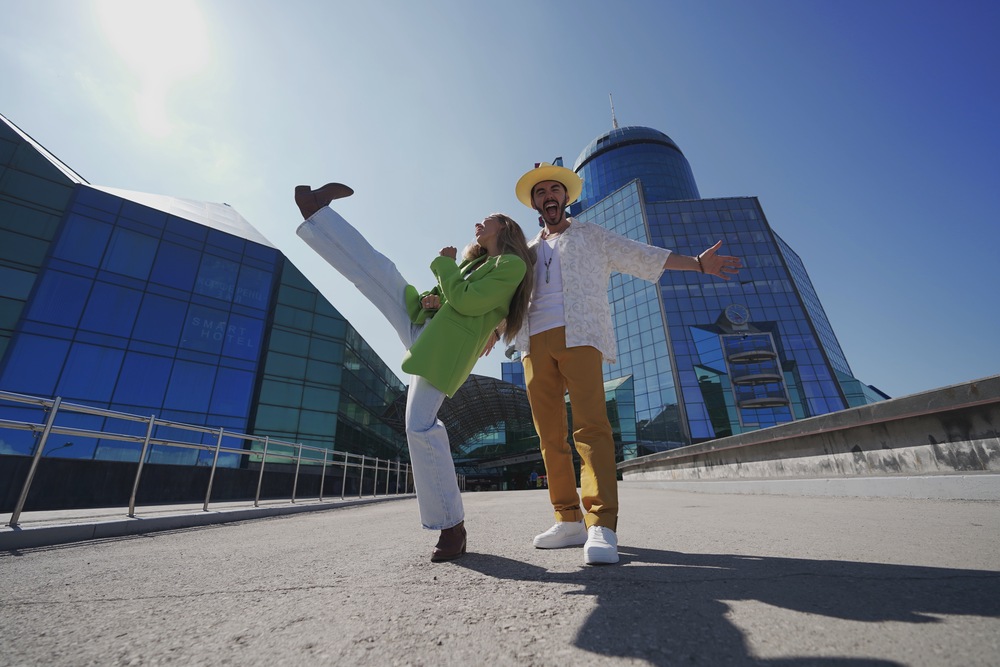 Снова в путь: Регина Тодоренко стала соведущей Тимура Родригеза в тревел-шоу «Руссо Экспрессо»