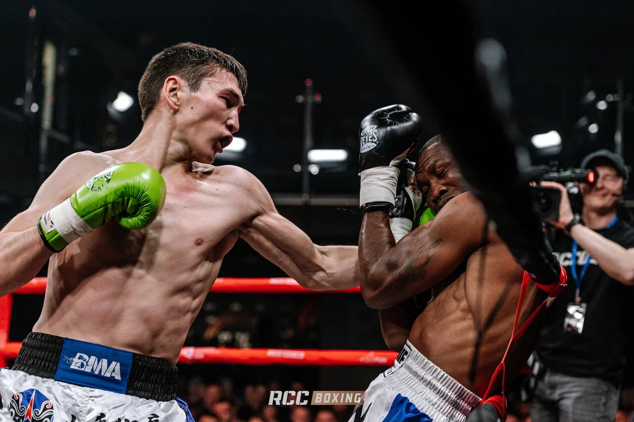 Минасов против Альварадо, Абдуллаев сразится с Андреевым: смотрим профессиональный бокс на каналах «Матч ТВ»