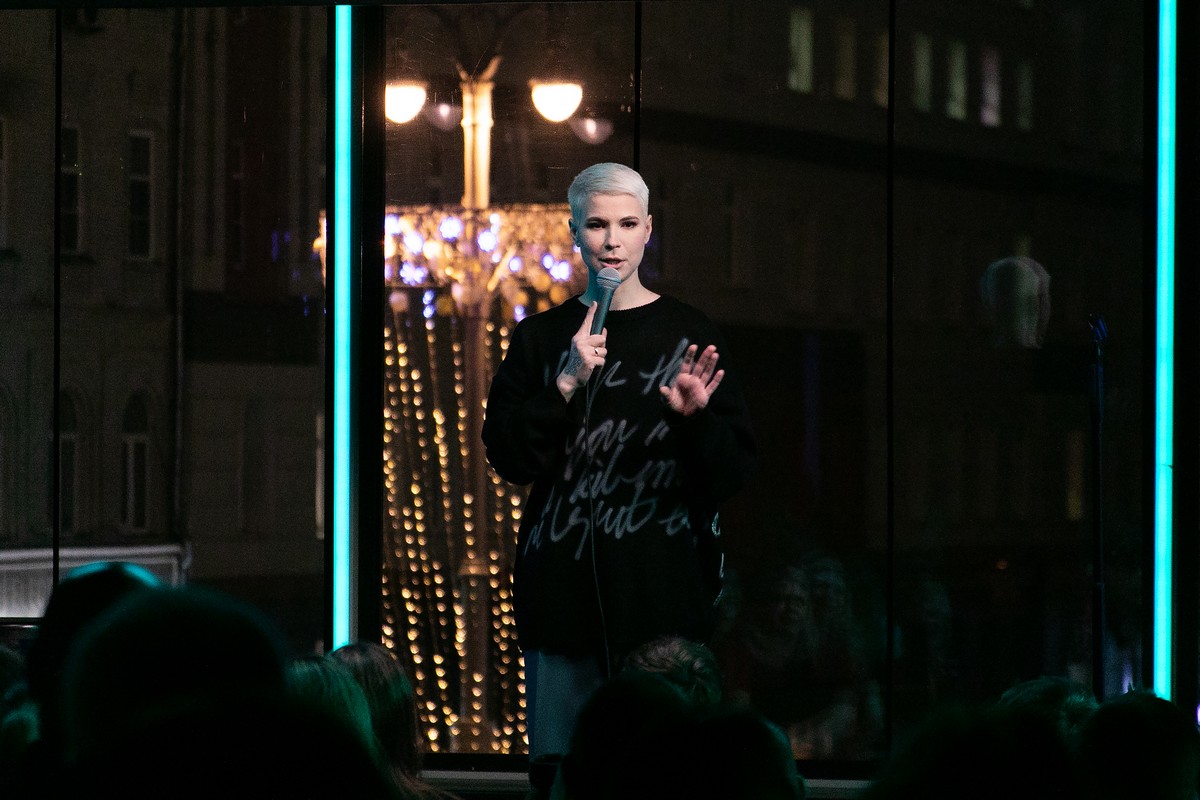 Дебют Вики Македонской, фастфуд для здоровья и африканские размеры: новый сезон шоу «Женский стендап» стартует на ТНТ