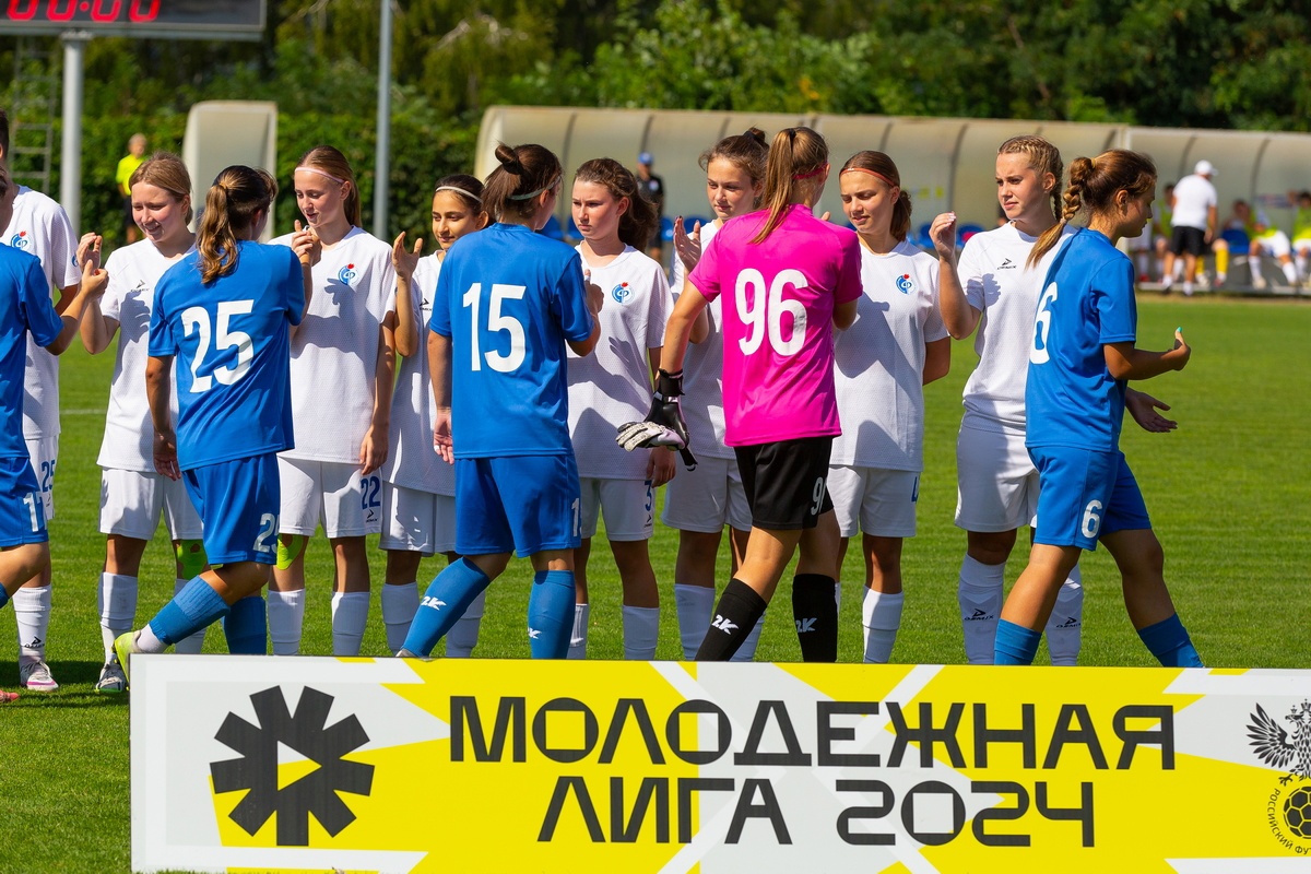 Битвы девушек в Москве: смотрим игры Молодежной женской лиги «Строгино» – «Факел» и «Локомотив» – «Мастер-Сатурн» на каналах «Спортивный» и «Игра HD»