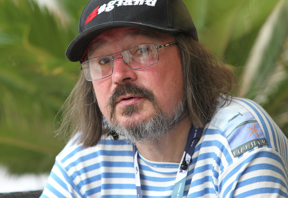 К 20-летию «Брата 2»: Первый канал покажет премьеру фильма про Алексея Балабанова «Найти своих и успокоиться»