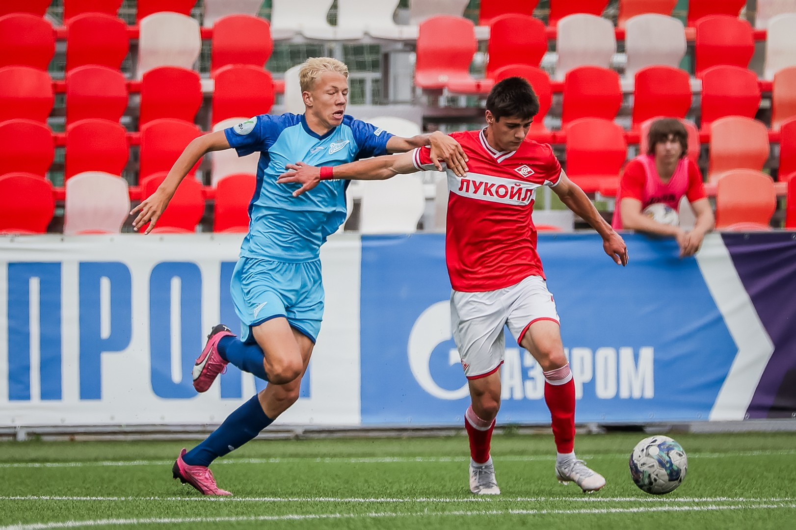 Выдающаяся чемпионская концовка: все смотрим футбольные суперматчи ЮФЛ «Спартак» – «Зенит» и «Краснодар» – «Локомотив» на каналах «Мяч», «ТВ Спорт» и «Игра HD»