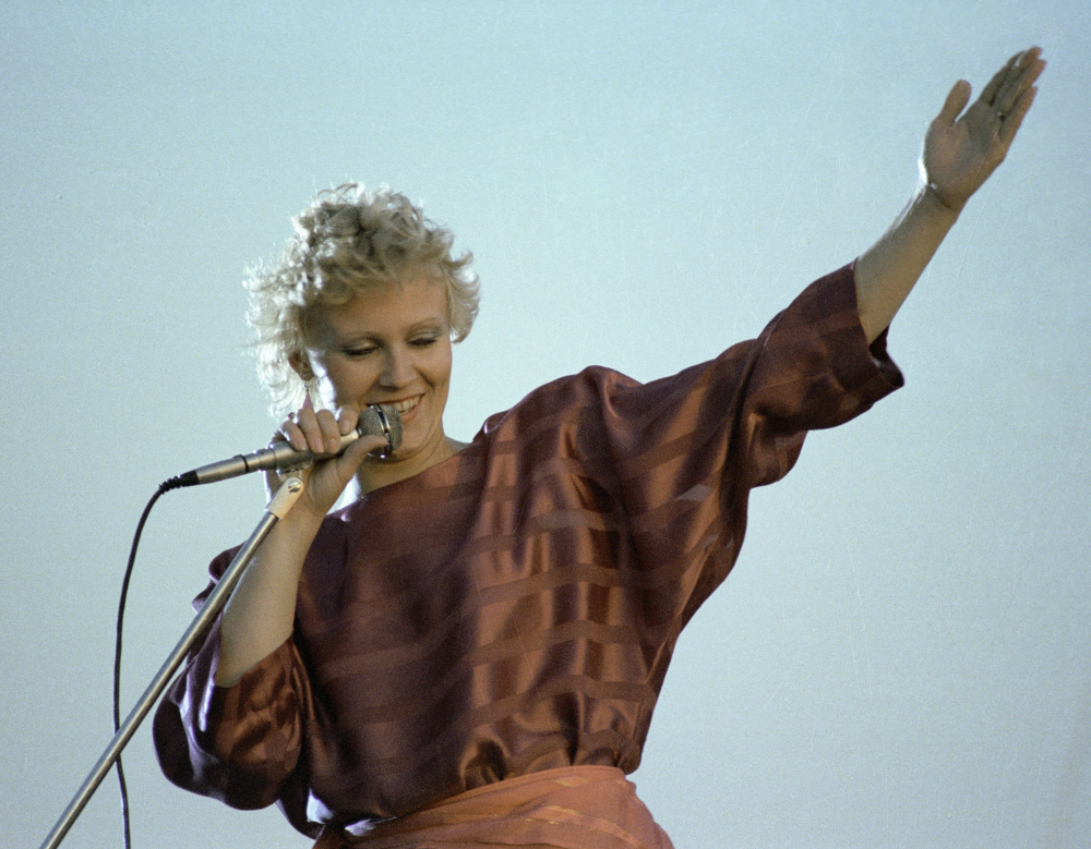 В день рождения звезды: смотрите фильм «Анне Вески. Горячая эстонская женщина» на Первом канале