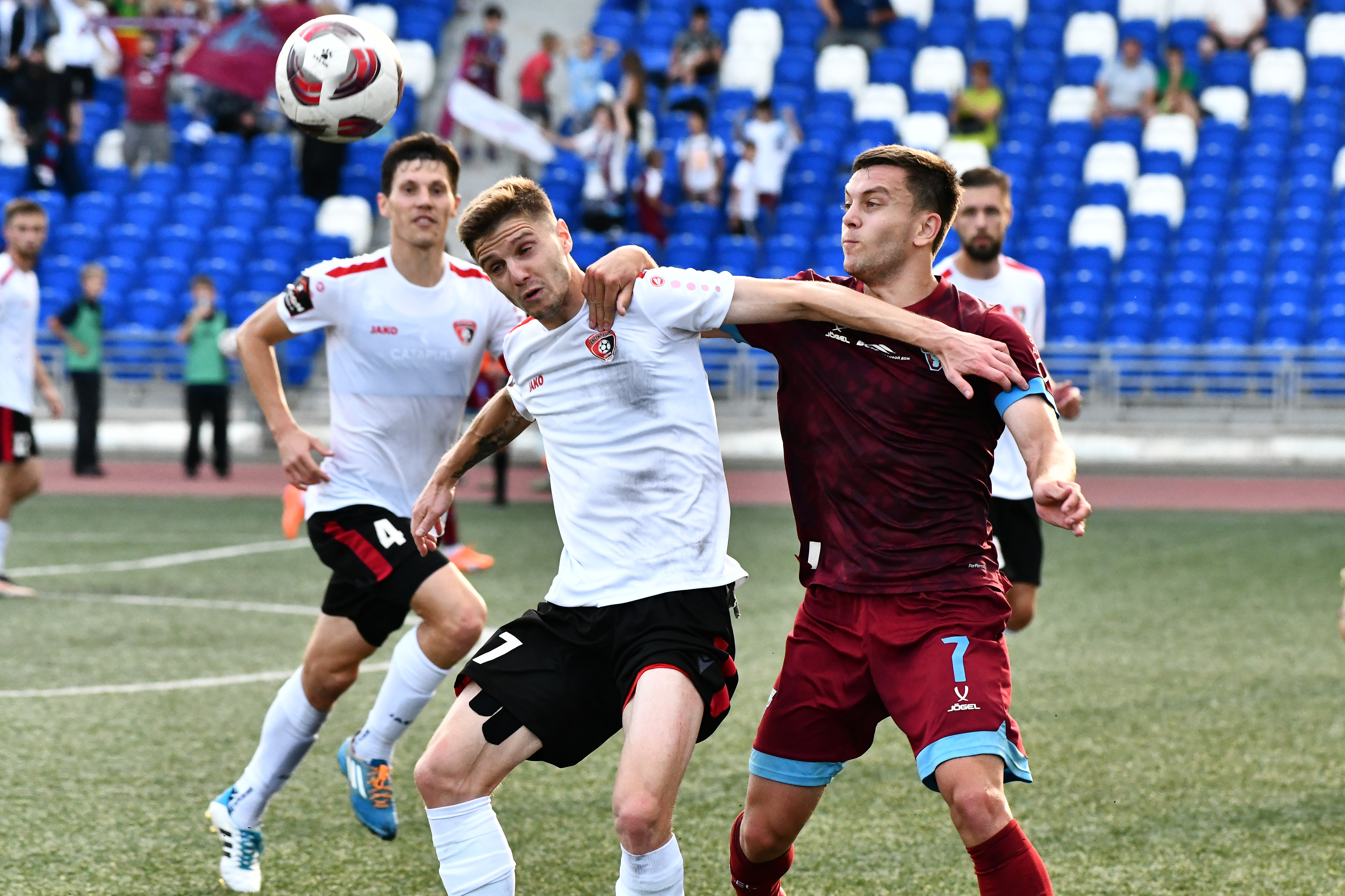 «Динамо», «Спартак», «Торпедо», «Кубань», «Ленинградец», «Текстильщик»: не пропустите трансляции Второй лиги на каналах «Футбольный» и «Спортивный»