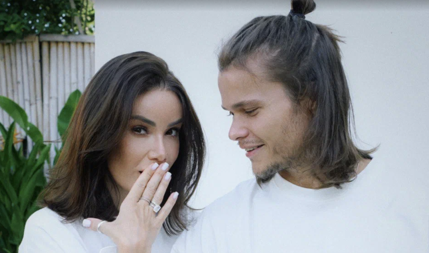 Счастливые хлопоты: Айза получила предложение руки и сердца от избранника на 10 лет младше