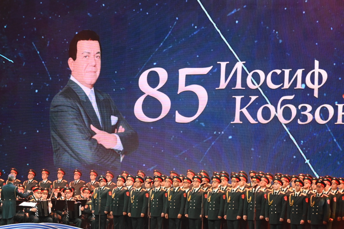 На бис! Первый канал вновь покажет концерт в Кремле в честь 85-летия со дня рождения Иосифа Кобзона