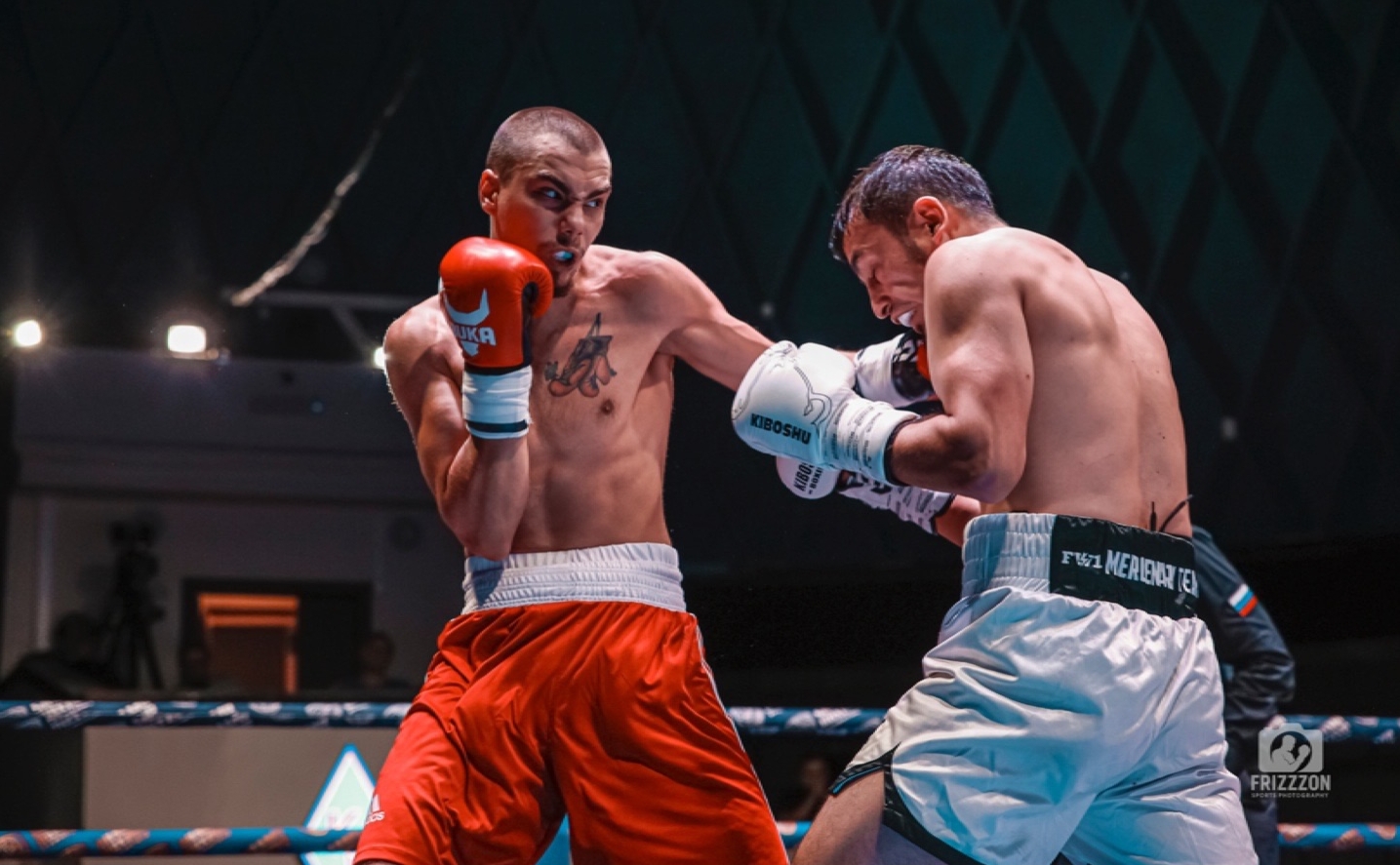 Петряков против Авуку, Устинов встретится с Пендезой, Очигава выйдет на Бекову: очень много профессионального бокса на турнире «Шамо Боксинг 108» на «ТВ Спорт»