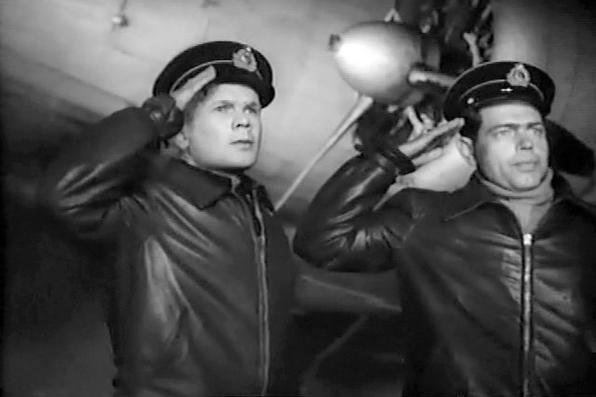 Жестокая красота севера: драма «Остров Безымянный» рассказывает, как вахта на арктической метеостанции превращается в сражение с немецкими войсками