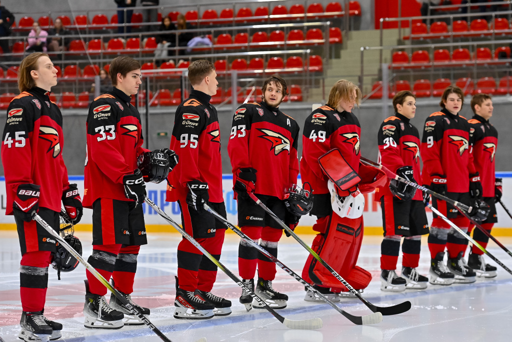 «Красная Армия» и СКА-1946 настигают, «Омские Ястребы» на хвосте: неделя Молодежной хоккейной лиги на каналах «Хоккей ТВ» и «Триколор Спорт»