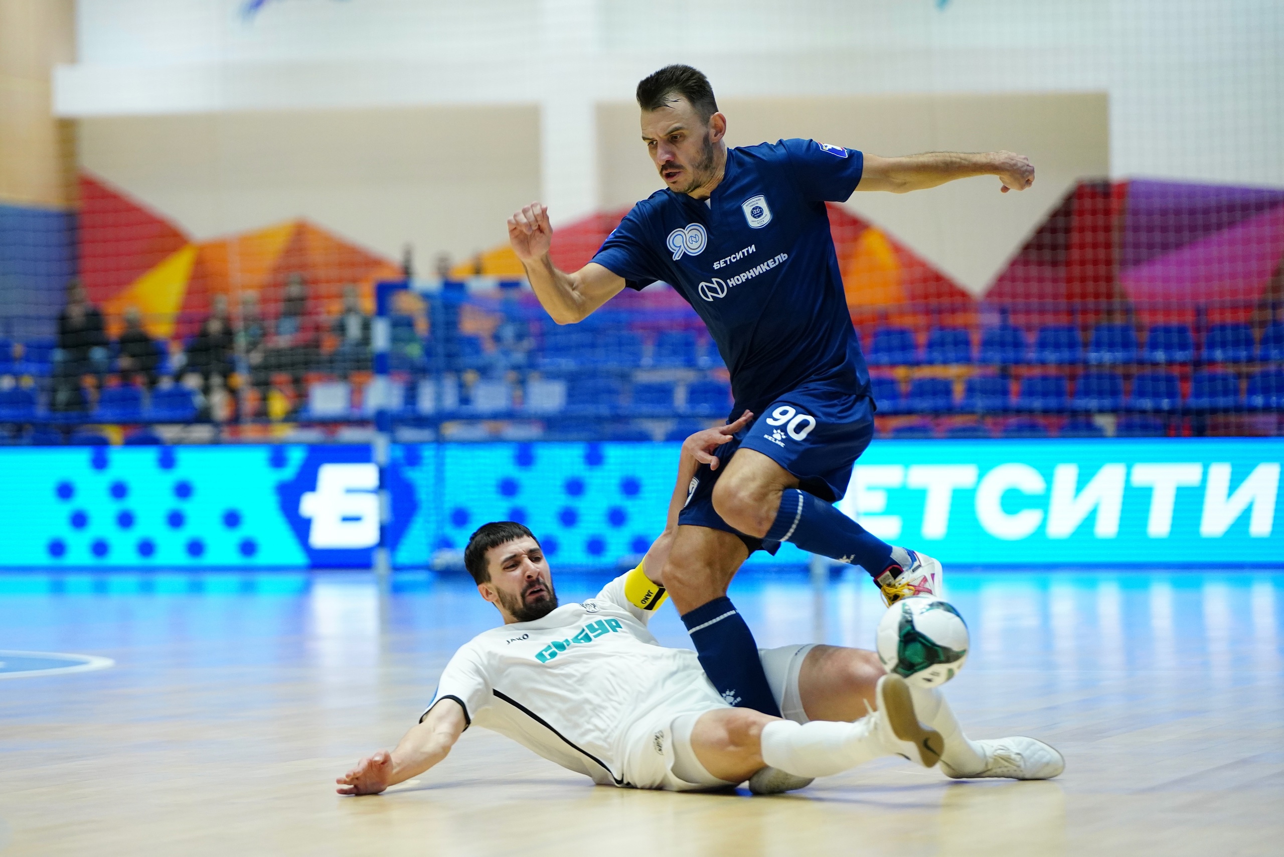 Четыре титана нашего мини-футбола: смотрим 9-й тур футзальной суперлиги на каналах «Мяч», «ТВ Спорт» и «Игра HD»