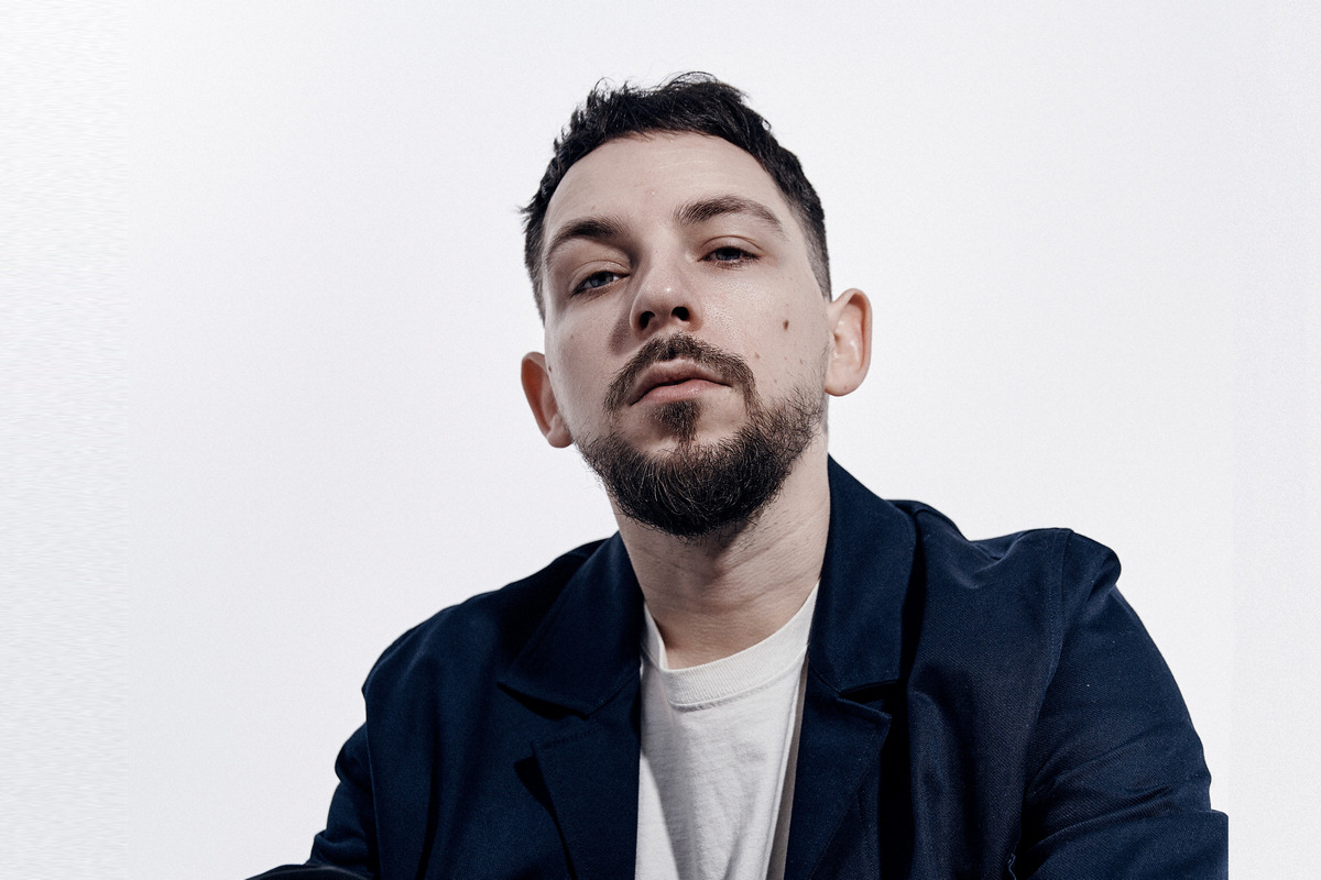 Вот и лето прошло: концерт Хмырова завершает сезон фестиваля концертов на крыше  ROOF FEST