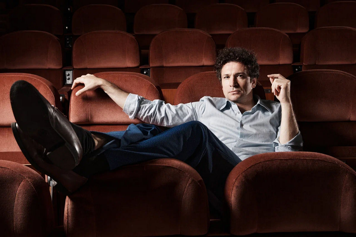 Настоящий подарок к 8 Марта: Первый канал назвал дату выхода 2-го сезона сериала «Казанова» с Антоном Хабаровым