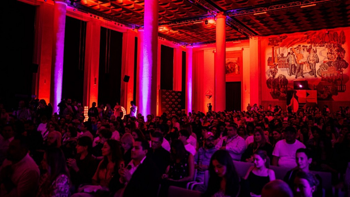 Роботы, боксеры и экстрасенсы: фестиваль сериалов «Пилот-2023» обнародовал внеконкурсную программу