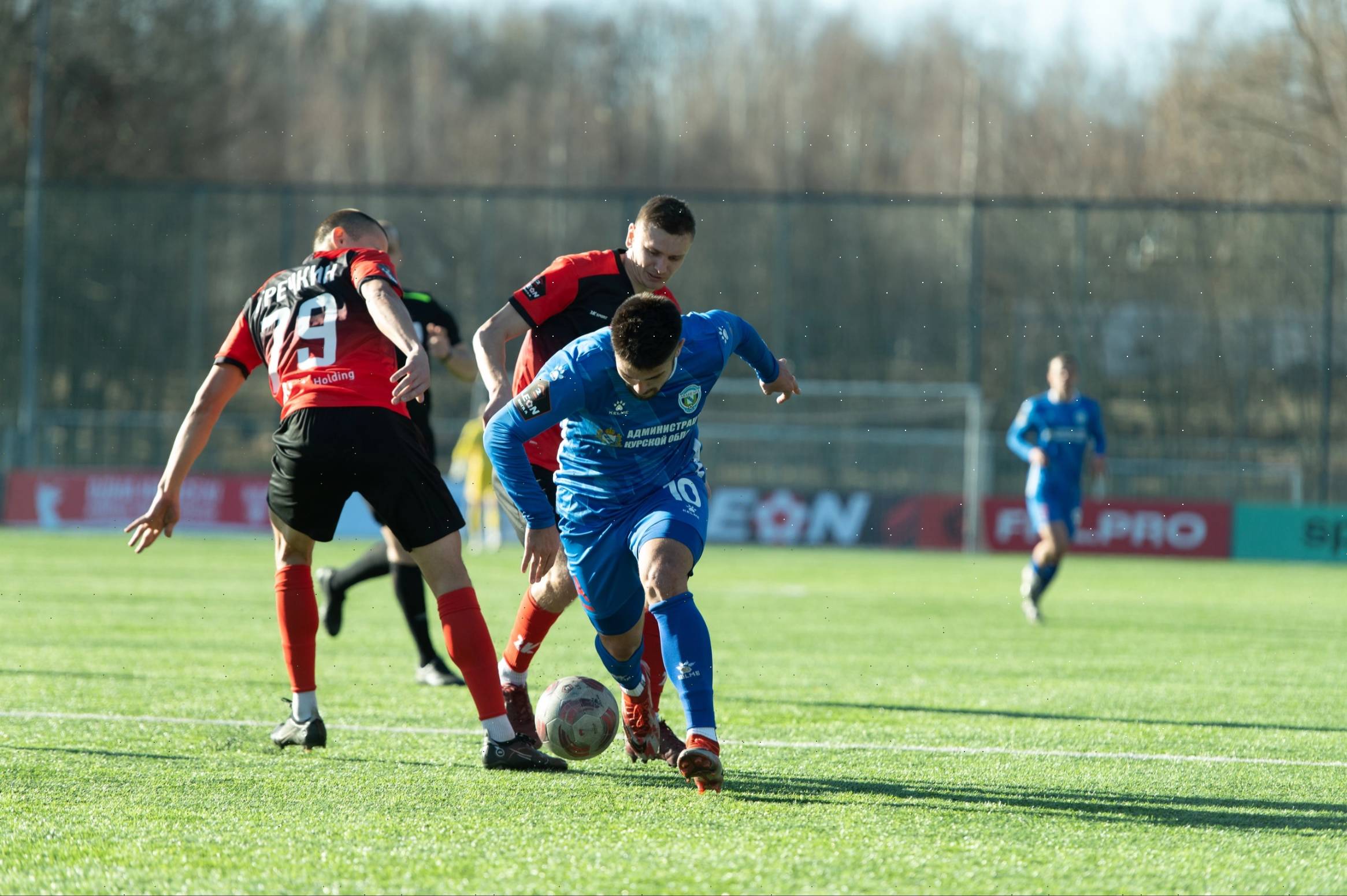 Три «Динамо», два сибирских клуба, а также Курск, Муром и Калуга: субботние и воскресные матчи Второй лиги на канале «Мяч»