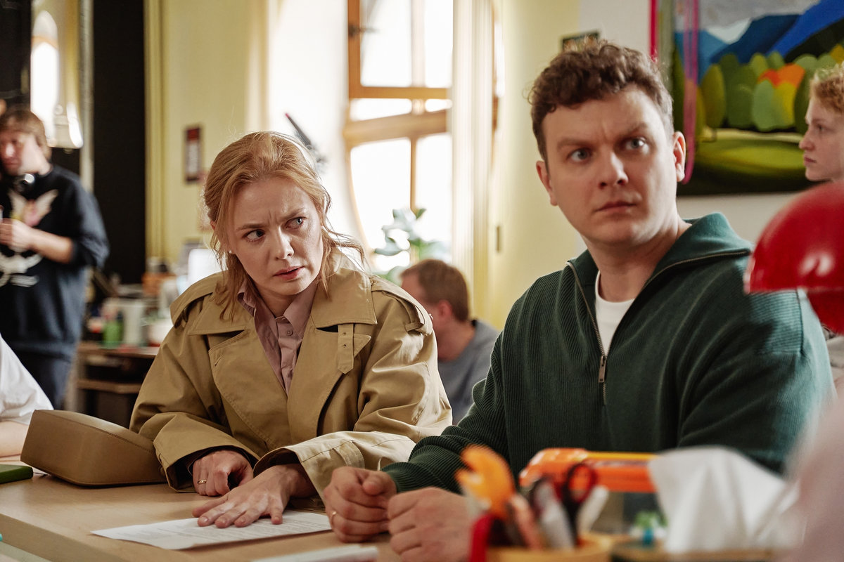 Карина Разумовская, Филипп Бледный и Алиса Руденко снимаются в семейной комедии «Леськин дом»