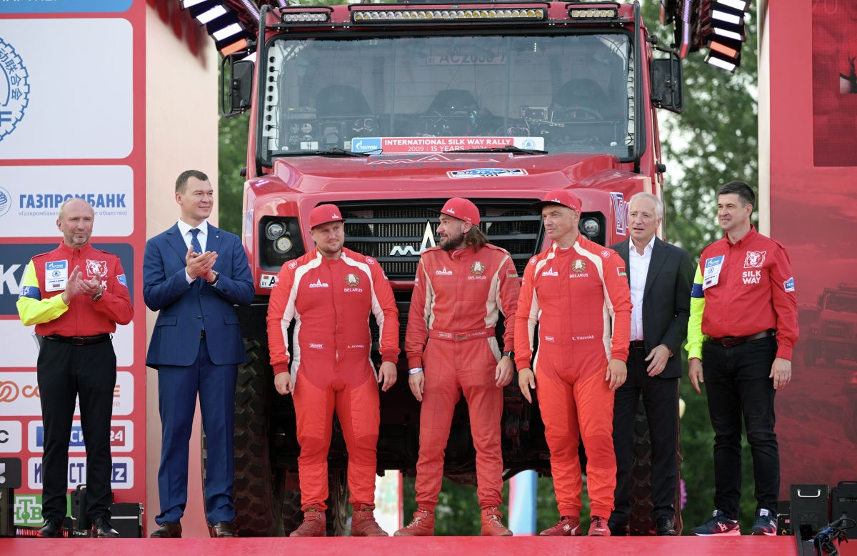 От горных перевалов до пустыни: «Триколор» покажет международное ралли «Шелковый путь»