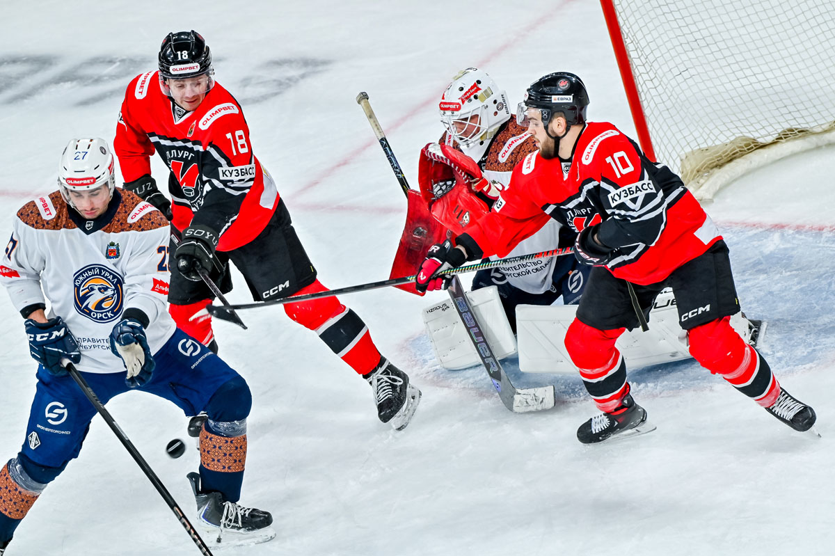 «Металлург» и «Югра» высоко, группа преследователей плотнеет: Всероссийская хоккейная лига на каналах «Хоккей ТВ» и «Триколор Спорт»