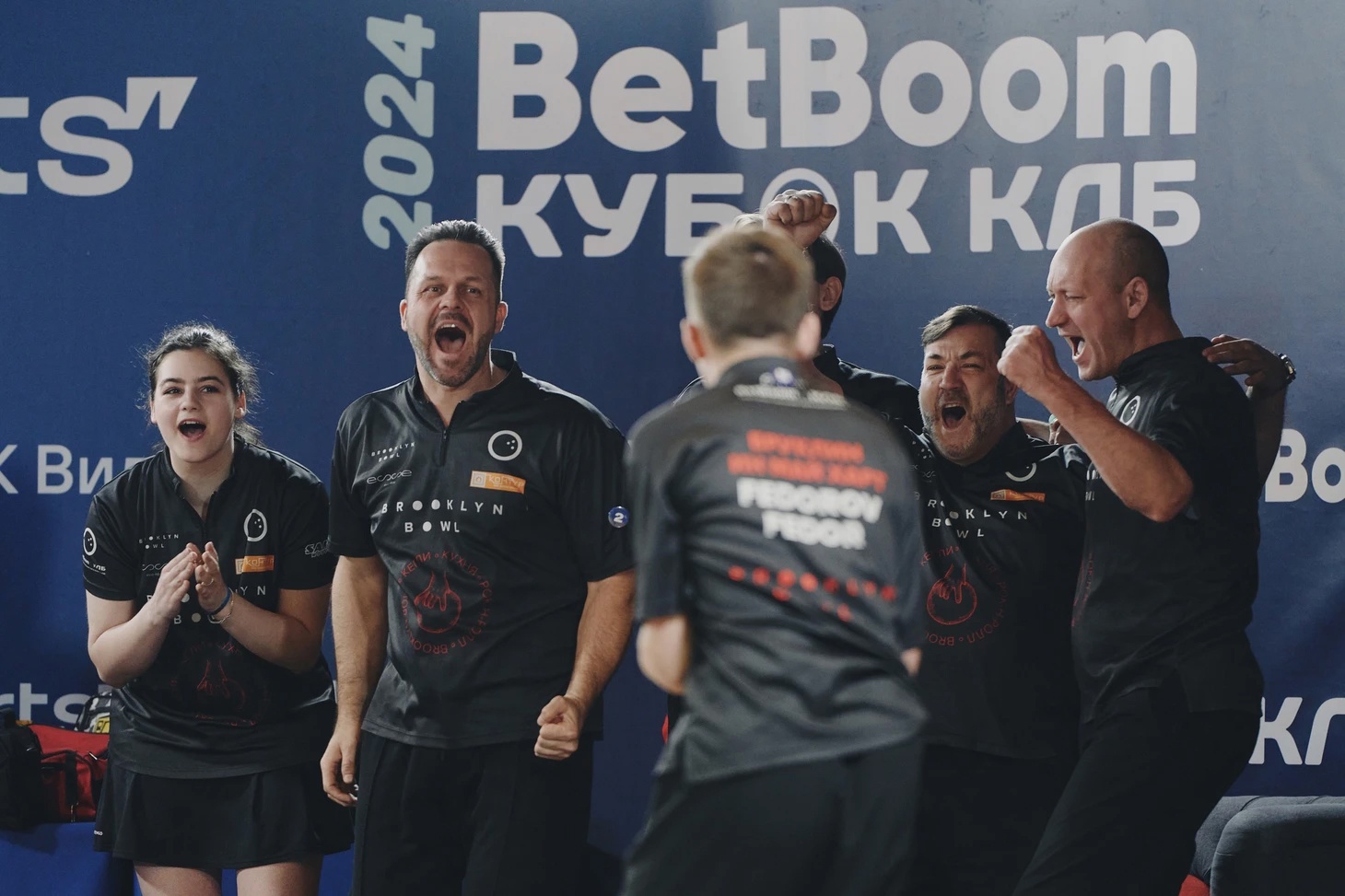 Топовые мастера шаров и кеглей в Тюмени: смотрим Кубок КЛБ по боулингу на канале «ТВ Спорт»