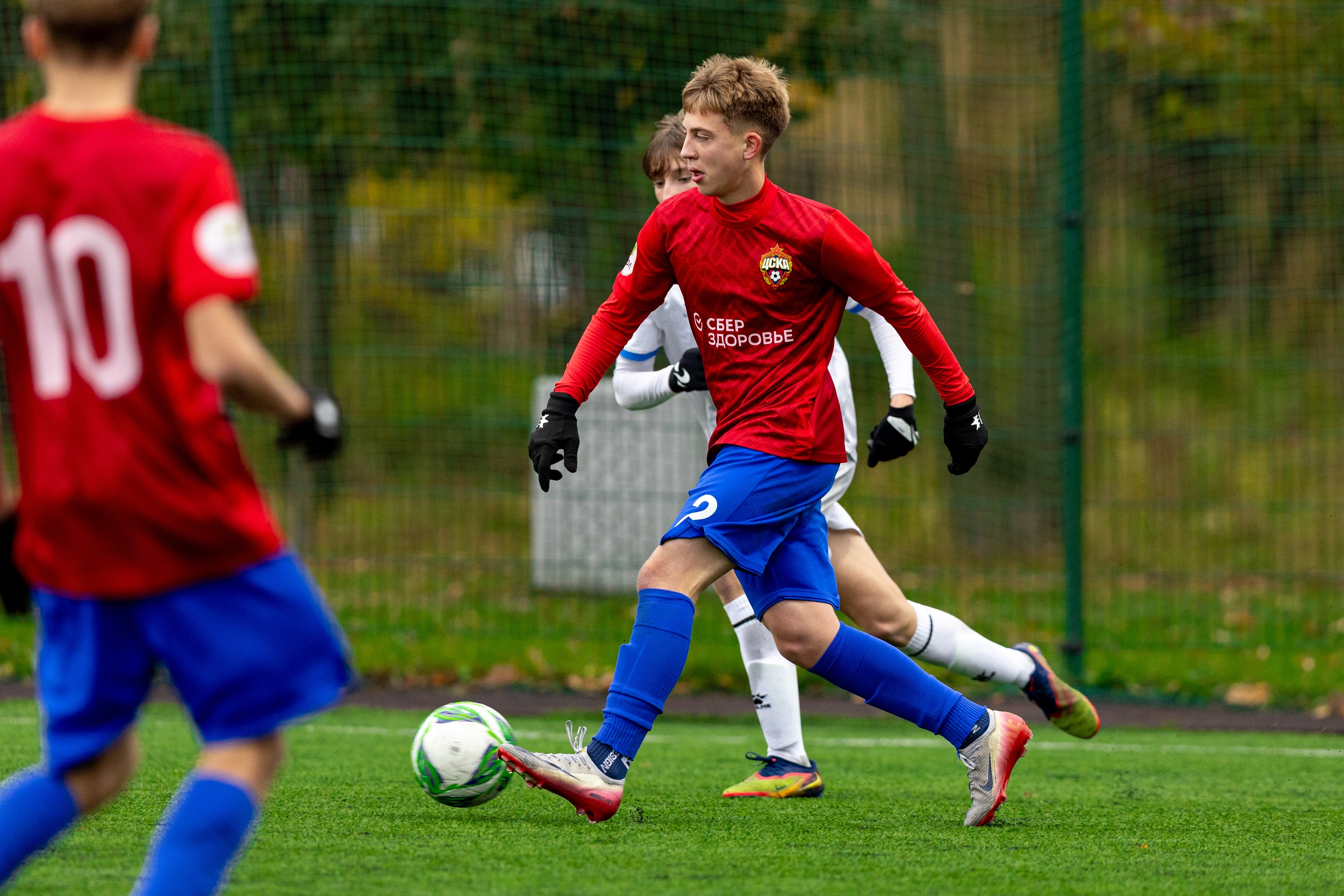 Суббота с большими талантами в московском дерби: смотрим матчи ЦСКА – «Локомотив» 28-го тура ЮФЛ на канале «Триколор Спорт 1»