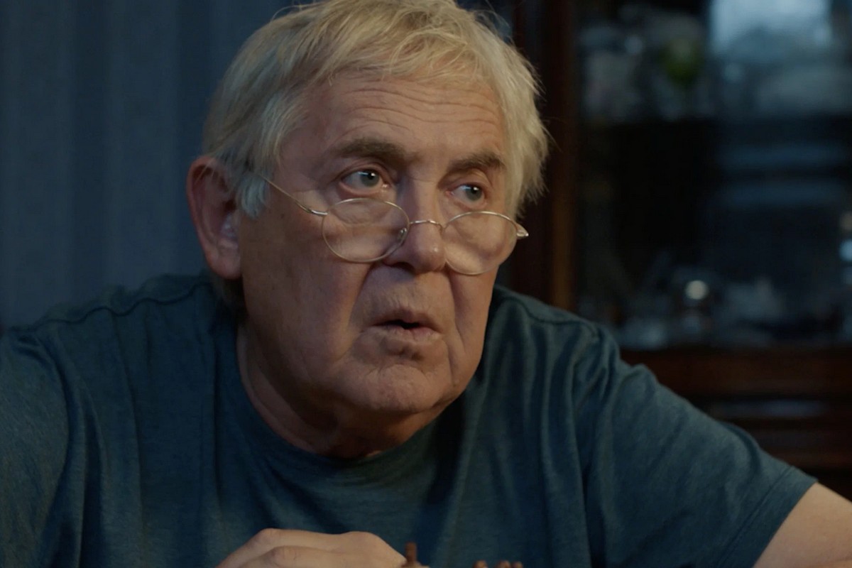 Возвращение харизматичного дуэта: на PREMIER вышли первые серии комедийного сериала «Трепачи» с Юрием Стояновым и Глебом Калюжным