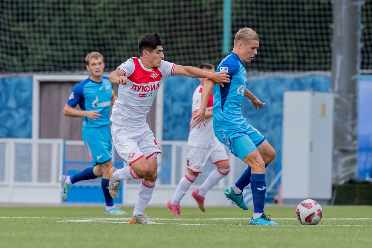 Петербургское дерби, два «Спартака», суровый «Челябинск»: следим в прямом эфире за Второй лигой на каналах «Футбольный» и «Спортивный»