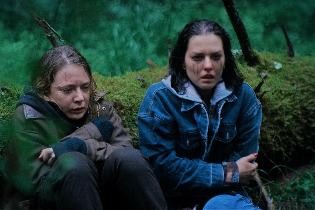 У него свои правила: есть трейлер и дата релиза триллера «Лес» с Кариной Разумовской и Лянкой Грыу