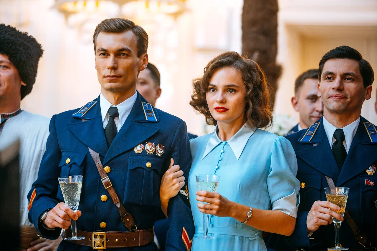 О поколении смелых и влюбленных: на Первом канале стартует премьера сериала «Любовь Советского Союза» 