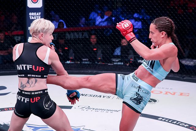 Снова горячие женские страсти в клетке: не пропустите турнир Invicta FC 48 на «МАТЧ! Боец»