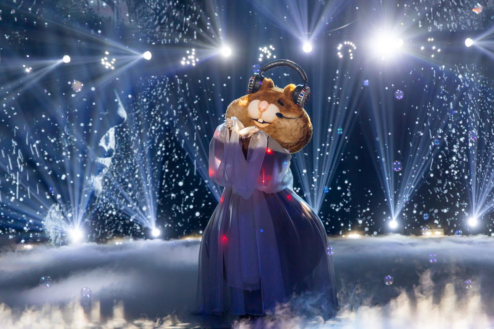 Два гостя и уход любимчика: чем закончился 10-й выпуск четвертого сезона шоу «Маска» 