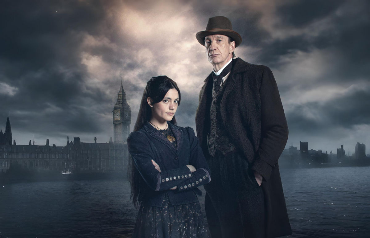 На Первом канале выходят первые две серии нового детективного сериала «Шерлок и дочь» с Дэвидом Тьюлисом