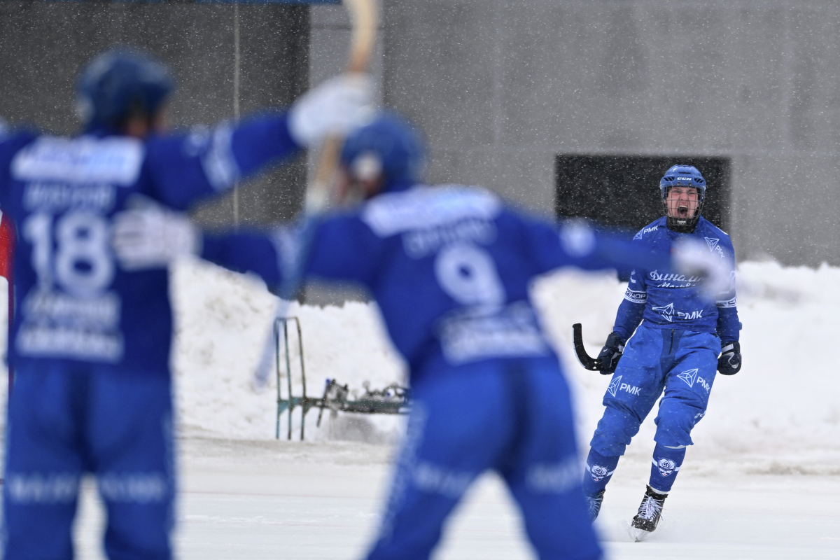Суперматч «Кузбасс» – «Динамо», «СКА-Нефтяник» принимает «Волгу», «Водник» в Новосибе: чемпионат России по хоккею с мячом на каналах «Триколор Спорт», «ТВ Спорт» и «Хоккей ТВ»