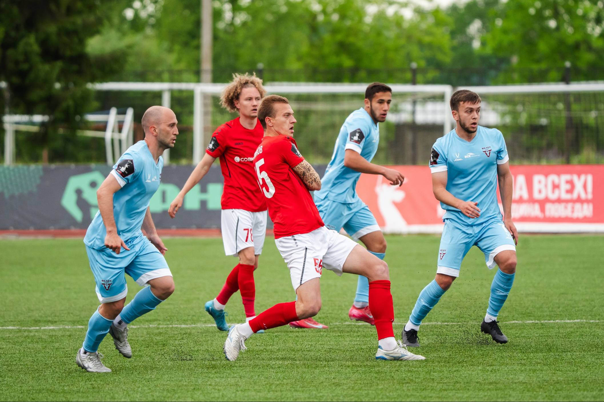 Кто выйдет в лучшую лигу мира: игры Второй лиги в выходные на канале «Мяч»