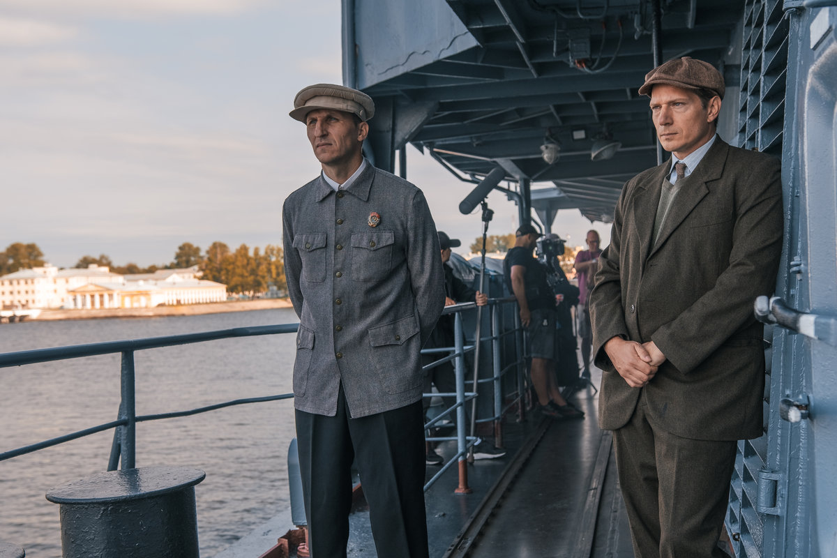 Первый канал объявил дату премьеры шпионского ретродетектива «Берлинская жара» с Кяро, Страховым и Мерзликиным 