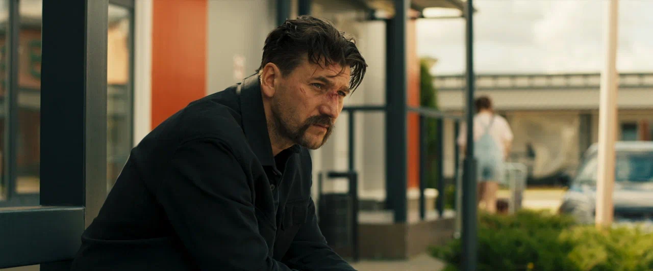 Телеканал НТВ объявил дату премьеры в своем эфире остросюжетного сериала «Киллер» с Александром Устюговым