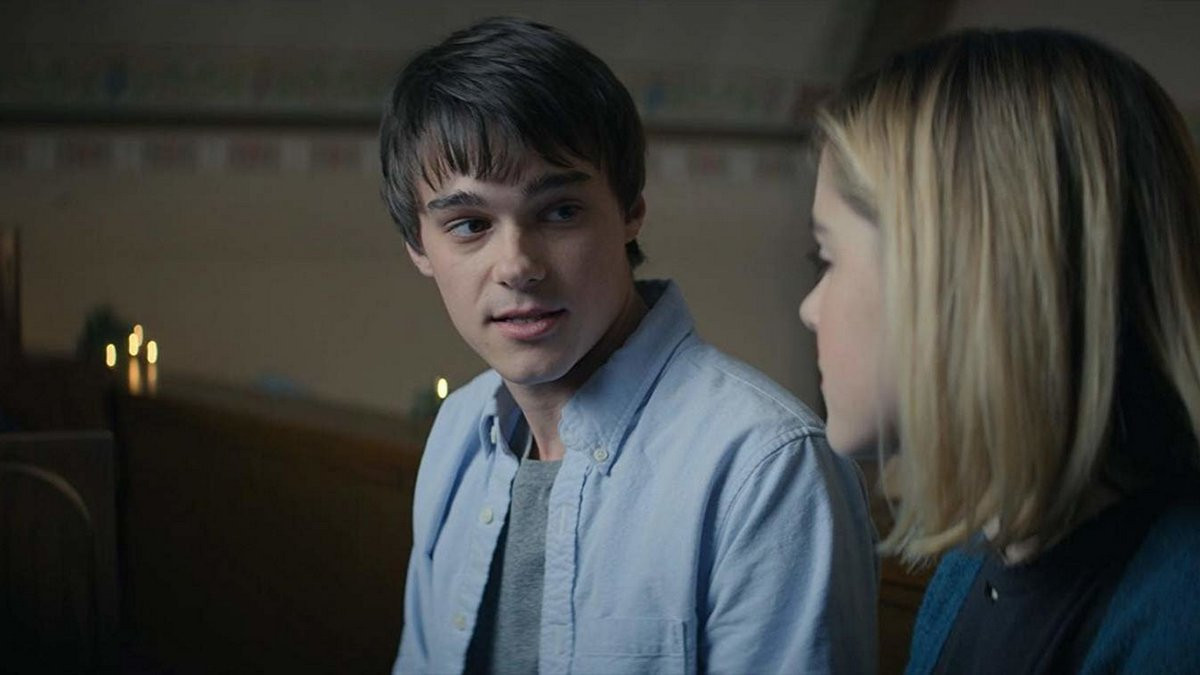 Топ-5 классных новых новогодних фильмов и сериалов, по версии блогера Руслана Бугаец