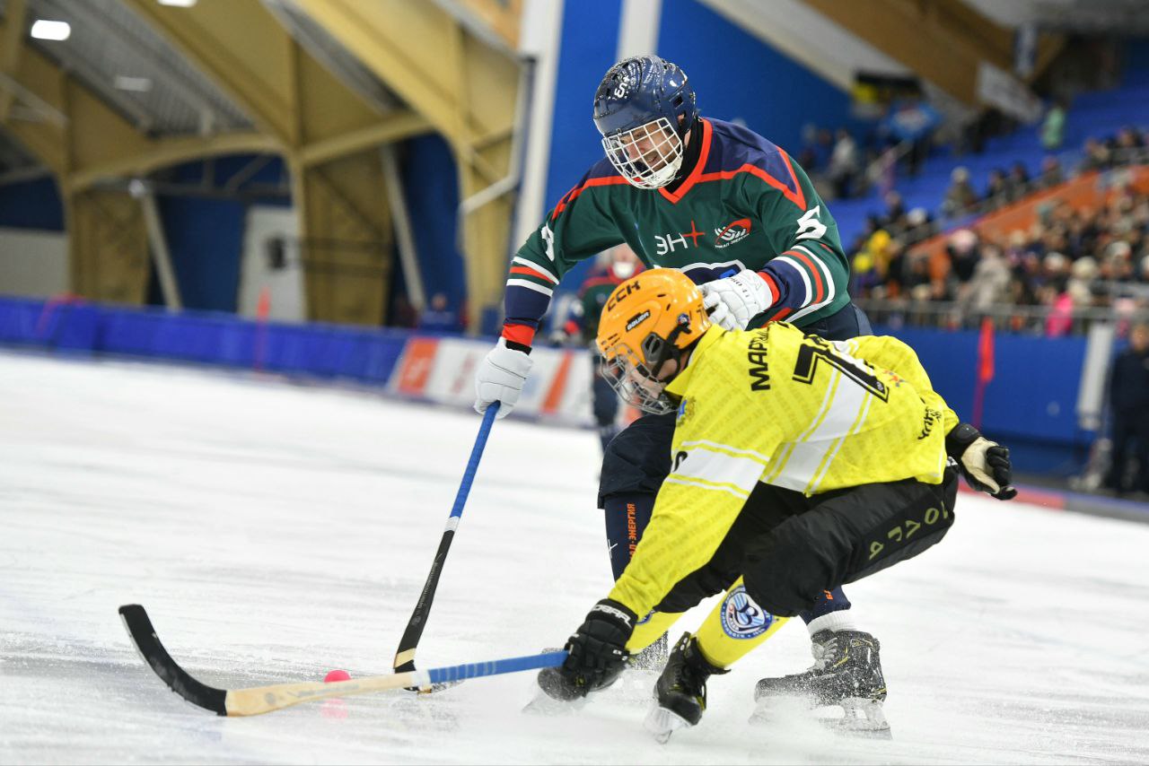Дальше только плей-офф: не пропустите матч суперлиги по хоккею с мячом «Сибсельмаш» – «Байкал-Энергия» на канале «Хоккей ТВ»