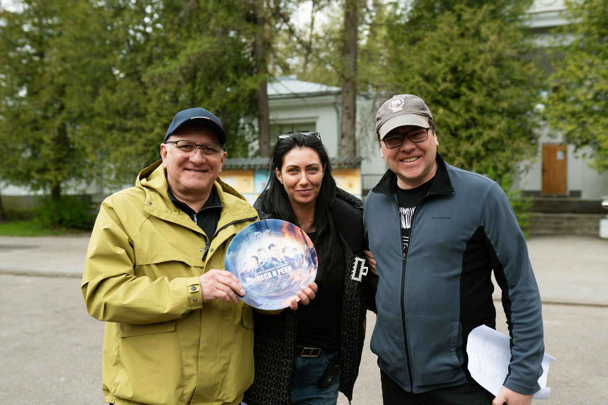 Телеканал НТВ опубликовал первые фото со съемочной площадки нового сезона сериала «Пять минут тишины»