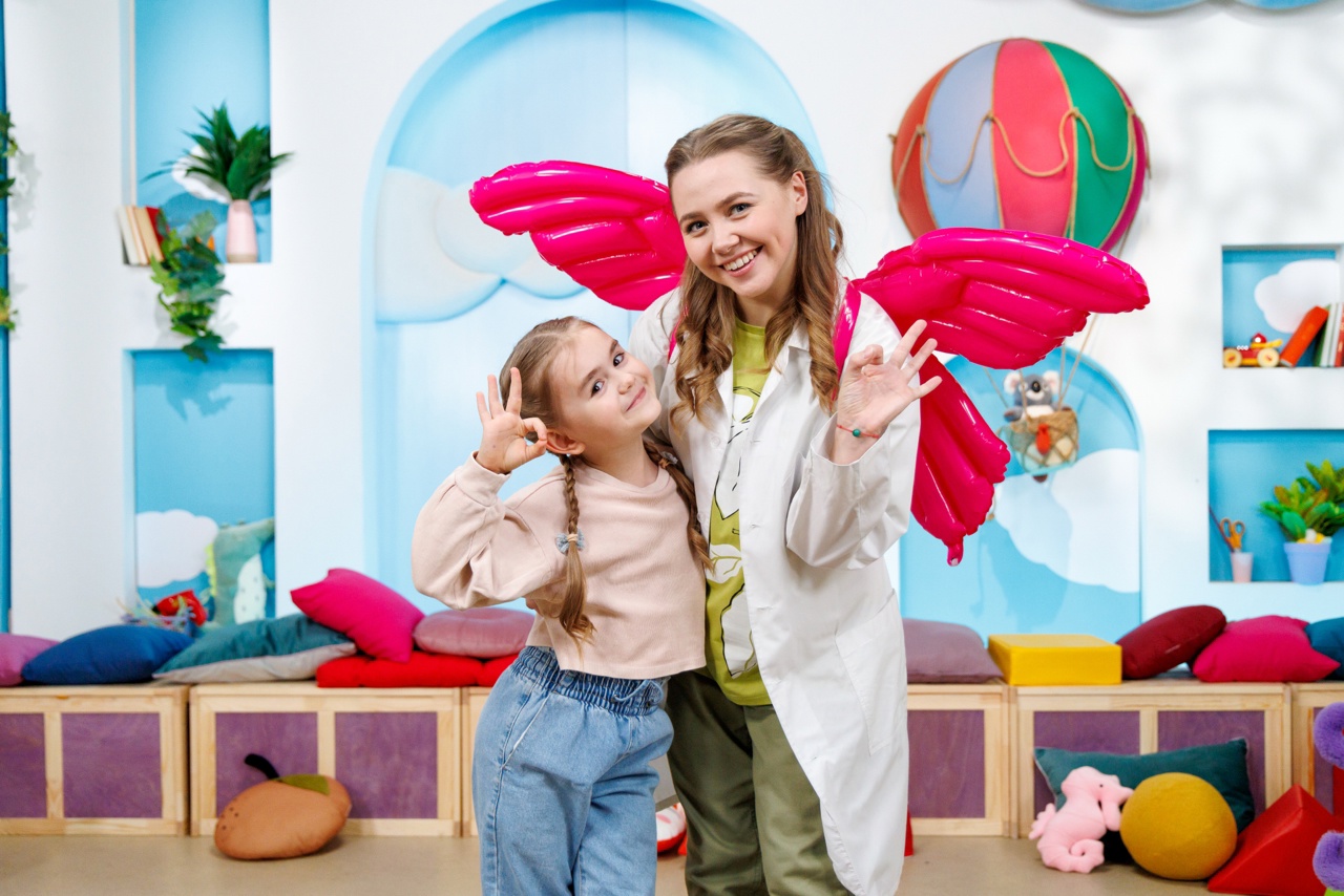 Единственный познавательный: телеканал «О!» стал лидером среди всех тематических каналов в России