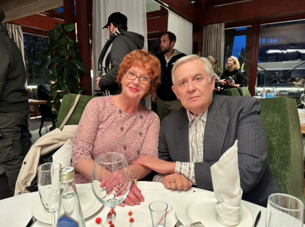 Семейный бизнес Юрия Стоянова и Ирины Розановой: стартовали съемки комедийного сериала «Самозанятые» для телеканала «Россия»