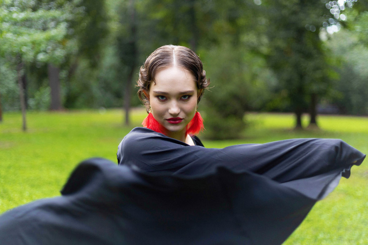 О танцах, мистике, кино и «Жар-птице»: интервью Александры Киселевой, яркой молодой актрисы