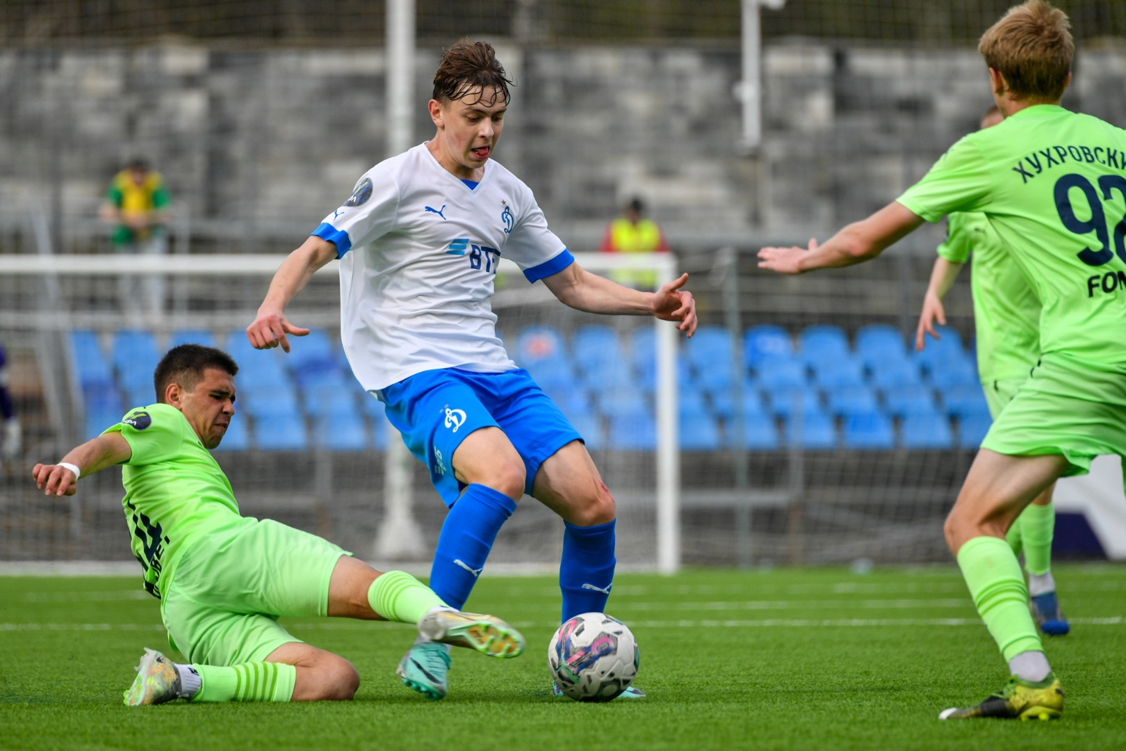 «Локо» – «Динамо», «Акрон» – «Зенит», «Крылья» – «Ахмат»: смотрим старт второго этапа МФЛ на каналах «Футбольный» и «Спортивный»