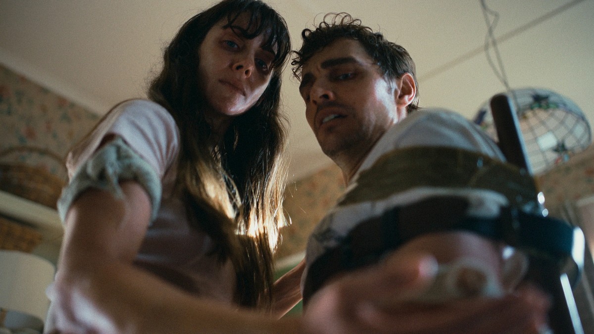 В прокате стартует телесно-философский фильм ужасов «Одно целое» о жуткой созависимости супругов