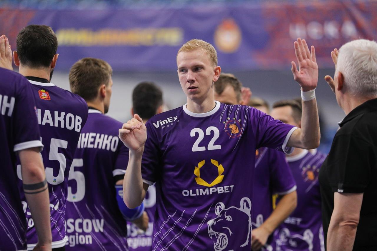 После первого поражения 21-кратного чемпиона: наблюдаем в прямом эфире матч «Чеховские медведи» – «СГАУ-Саратов» на канале «Игра HD»