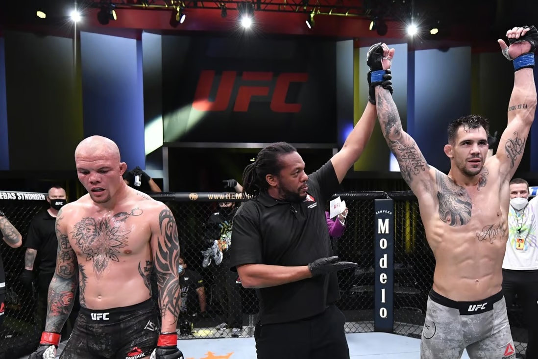 Розенстрайк бьется с Алмейдой, Смит проверит Уокера: не пропустите турнир UFC на «Матч ТВ»